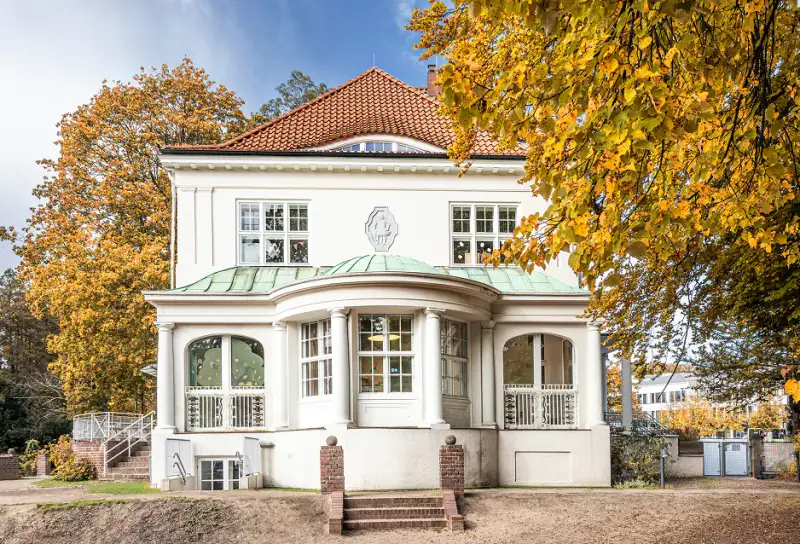 Stadtküken Villa Blumenfeld Kita - Außenansicht, Gebäude, Bäume, Fassade, Einrichtung Stadtküken Villa Blumenfeld Kita - Außenansicht, Gebäude, Bäume, Fassade, Einrichtung